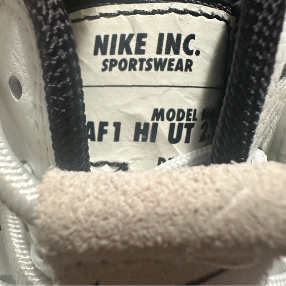 nike women’s Air Force 1 High Utility 2.0 sneakers - Picture 5 of 16